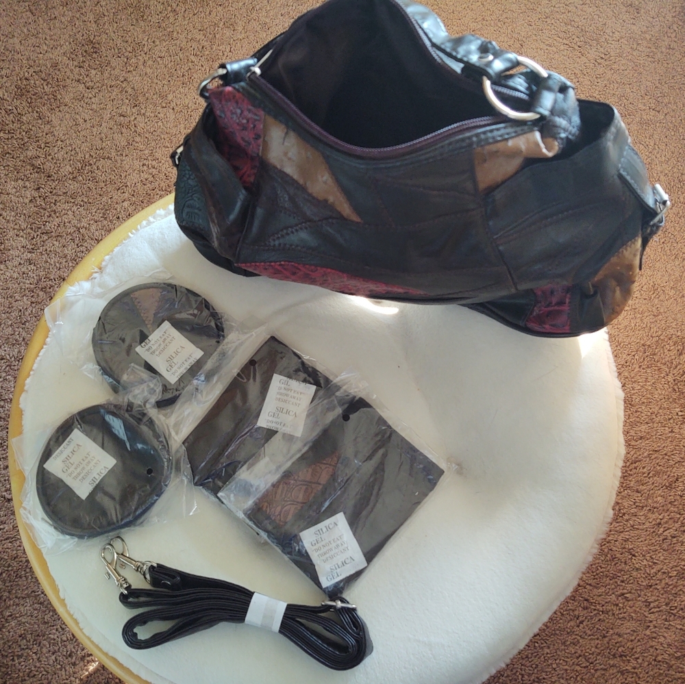 Swiss Colony Patchwork Handbag - Picture 3 of 3
